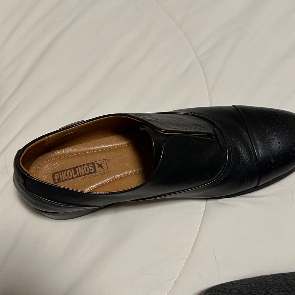 Pikolinos Pyrgos Laceless Oxford Women's Black LeatherSlip-On Shoes - Picture 4 of 7